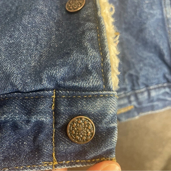 Sheplers Shearling Lined Denim Vest Womens large - Picture 2 of 8